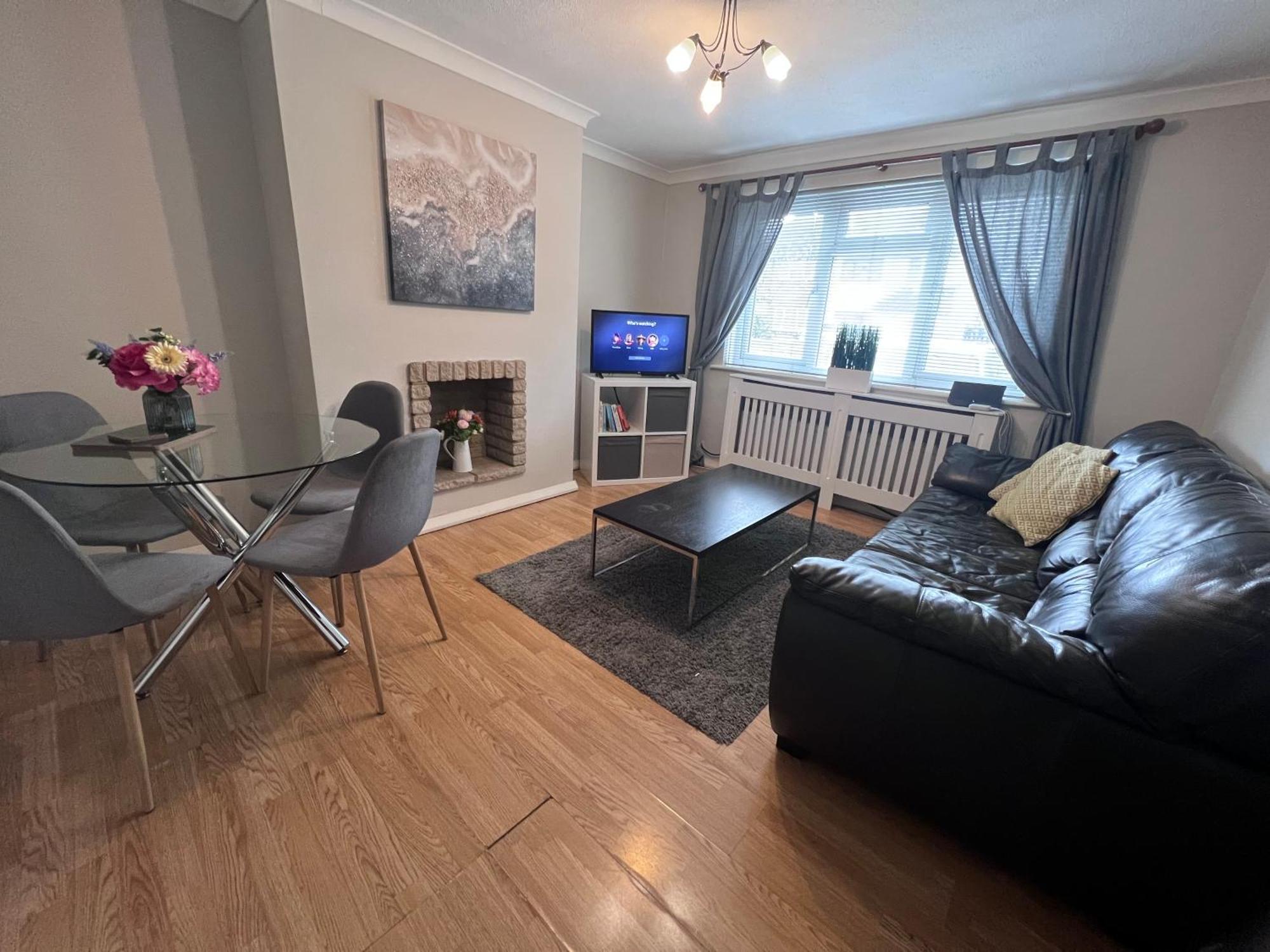 Croydon Apartment With Parking لندن المظهر الخارجي الصورة
