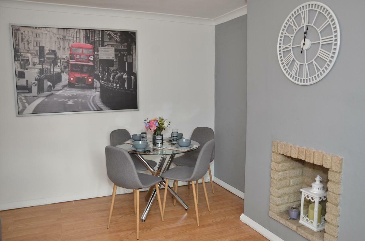 Croydon Apartment With Parking لندن المظهر الخارجي الصورة
