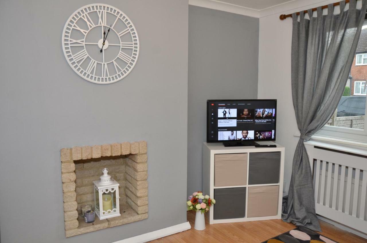 Croydon Apartment With Parking لندن المظهر الخارجي الصورة