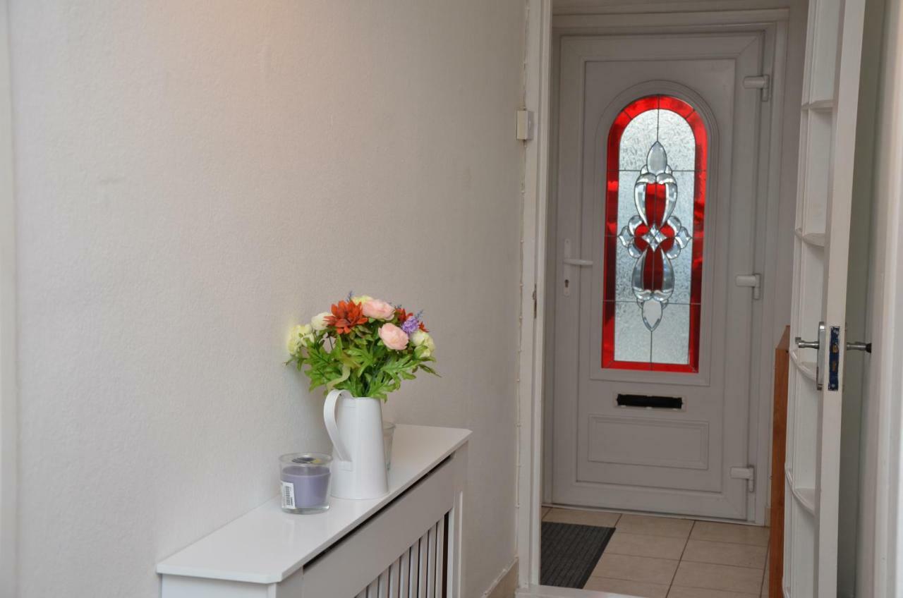Croydon Apartment With Parking لندن المظهر الخارجي الصورة