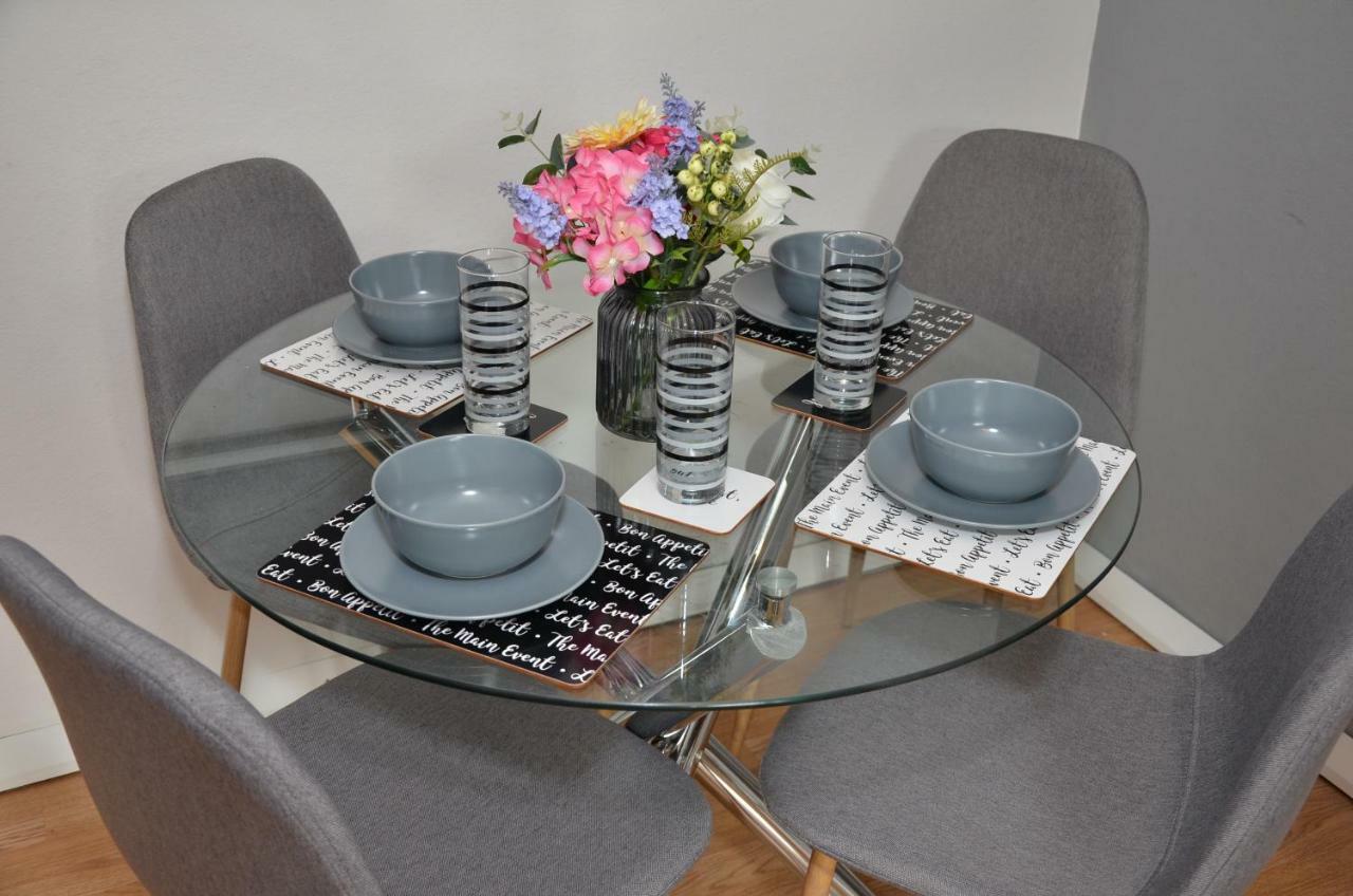 Croydon Apartment With Parking لندن المظهر الخارجي الصورة